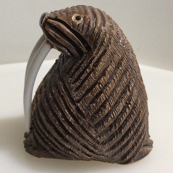 Vintage hand sculpted in Uruguay clay walrus - Picture 3 of 7
